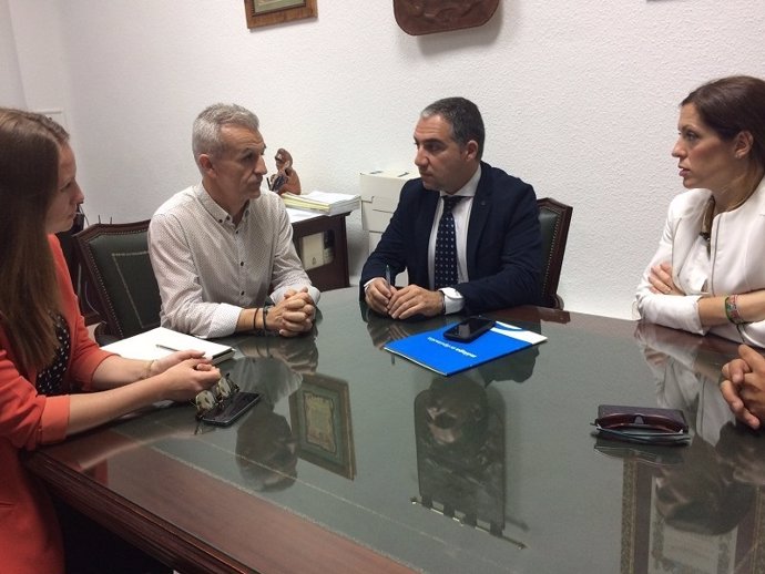 Bendodo y Bravo reunidos con alcalde de Campillos Francisco Guerrero agua tuberí