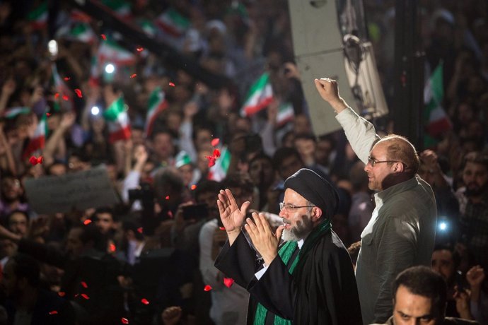 Ebrahim Raisi durante un acto de la campaña electoral en Irán
