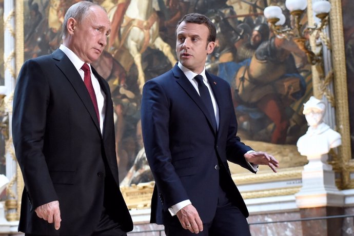 Emmanuel Macron y Vladimir Putin 