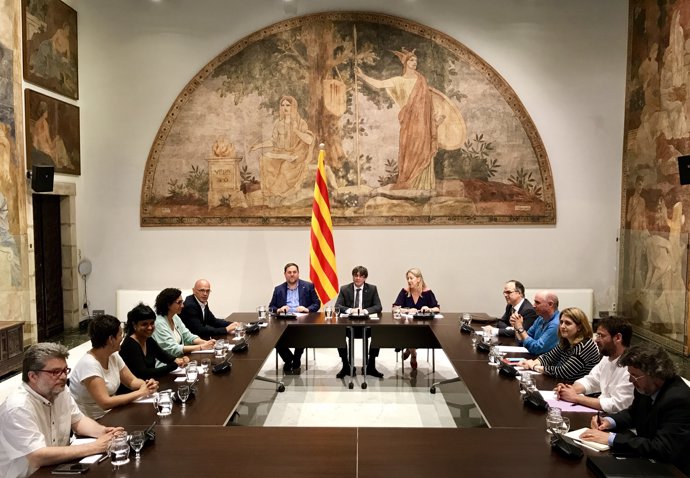 Reunión Generalitat-partíos sobre'l referendu 