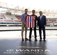 Tom Cruise visita el Wanda Metropolitano: "No hay nada como ver un partido de fútbol en España"