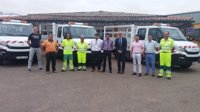 La Diputación de Badajoz entrega tres camiones basculantes a las brigadas de carreteras