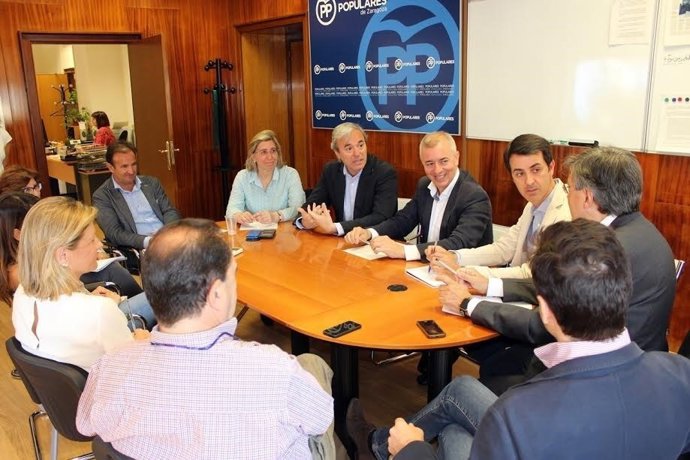 Campoy conel gurpo municipal del PP