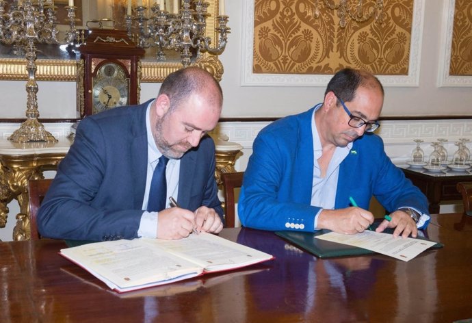 Convenio firmado entre Diputación y Ayuntamiento de Villamartín