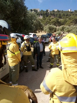 Quema controlada y preventiva en las faldas del Castillo de Santa Catalina.