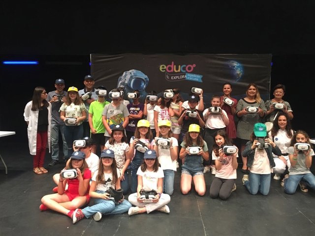 Los escolares de Huércal-Overa han participado en la 'Expedición a la luna'.