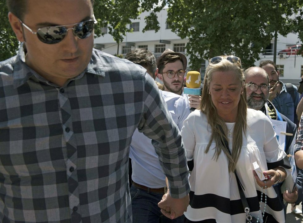 BELÉN ESTEBAN CON MIGUEL EN EL JUICIO CONTRA TOÑO