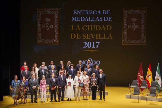 Sevilla 30/05/2017 El Alcalde De Sevilla, Juan Espadas, Preside El Acto Instituc