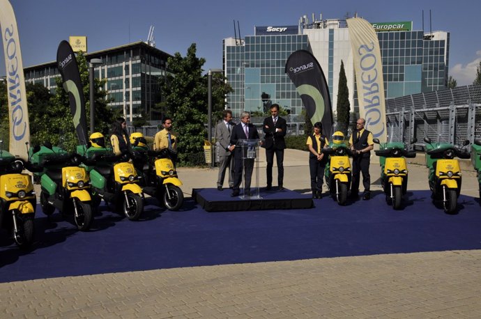 Correos presenta sus nuevas motos eléctricas