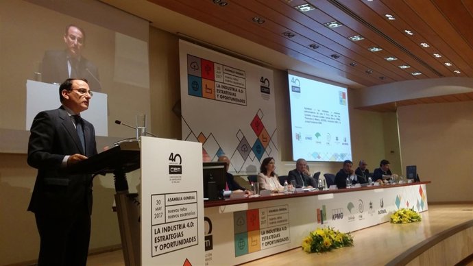 Javier González de Lara en foro empresarial industria 4.0 unicaja azuaga 