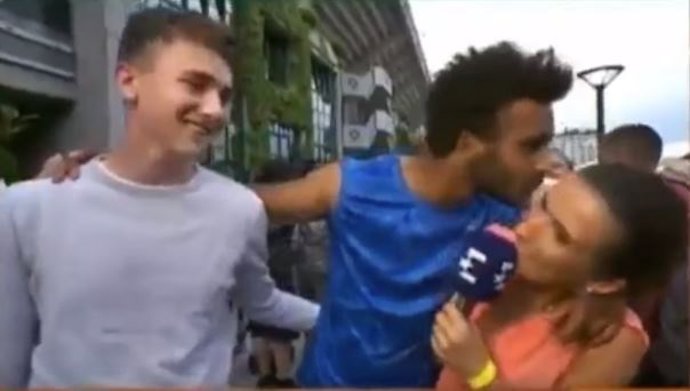 El tenista francés Maxime Hamou, expulsado por acosar a una periodista
