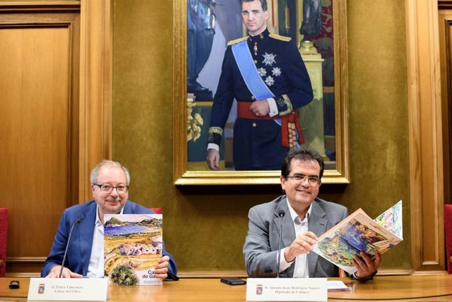Pedro Taberno y Antonio Jesús Rodríguez, en la presentación de 'Cabo de Gata'.