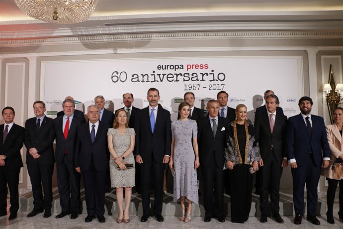 Els reis en el 60 aniversari d'Europa  Press