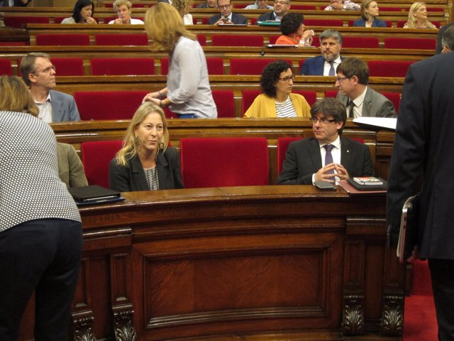 C.Puigdemont en el pleno del Parlament