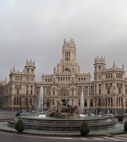 Plaza de Cibeles, el edificio de Correos en la parte posterior