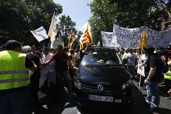 Manifestació de taxistes a Madrid contra Uber i Cabify