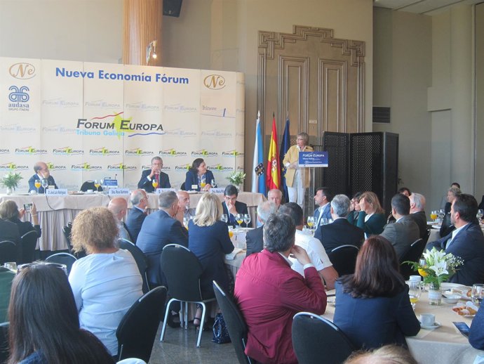 La conselleira Rosa Quintana en el Forum Europa en Vigo