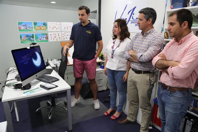 Visita del IAJ a emprendedores de Rota