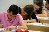 Cs reclama informar a los estudiantes de que pueden pedir el examen de selectividad en castellano