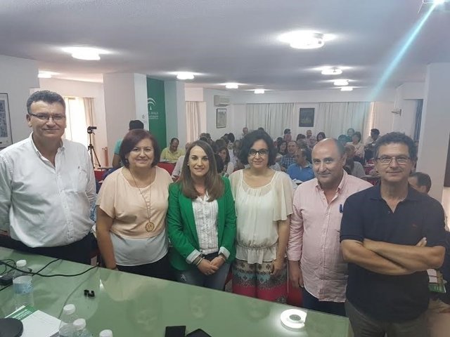 Ruiz (centro), durante la clausura de las jornadas