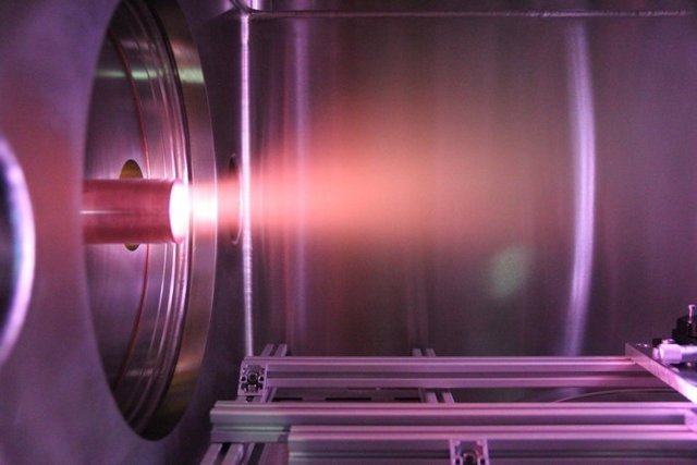 Simulador de oxígeno atómico