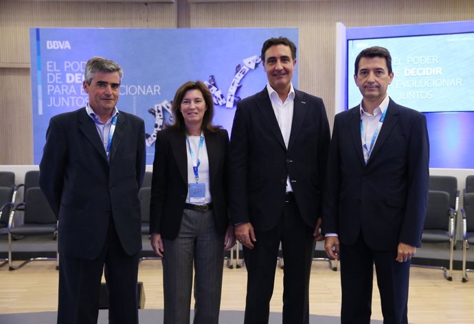 Joan PIera, Cristina de Parias,Fernando Alonso y Rafael Doménech (BBVA)