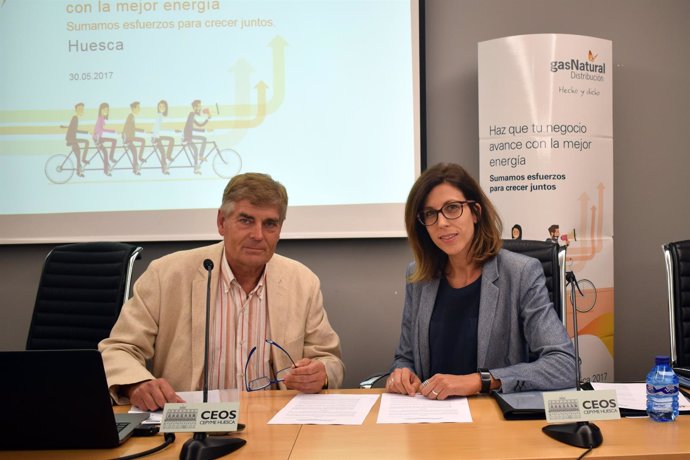 Firma del convenio entre APEHIM y Gas Natural Aragón