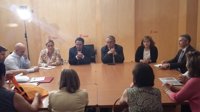 El PSOE escenifica el cambio de postura a favor de una investigación en una reunión con las víctimas de Angrois