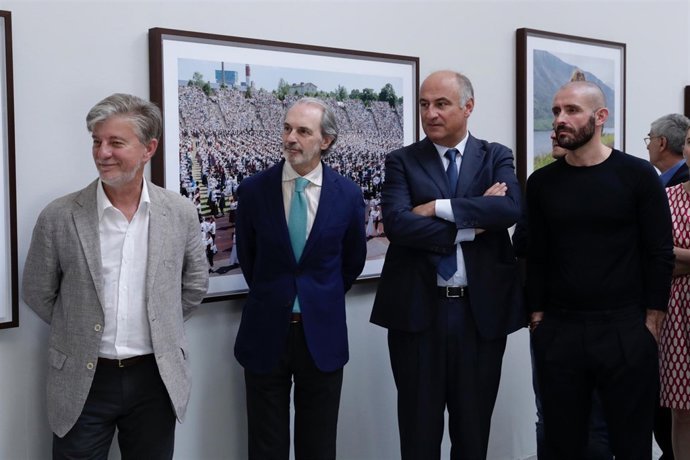 Pie De Foto Y Fotos: Photoespaña Celebra Su 20 Aniversario Con 100 Exposiciones 