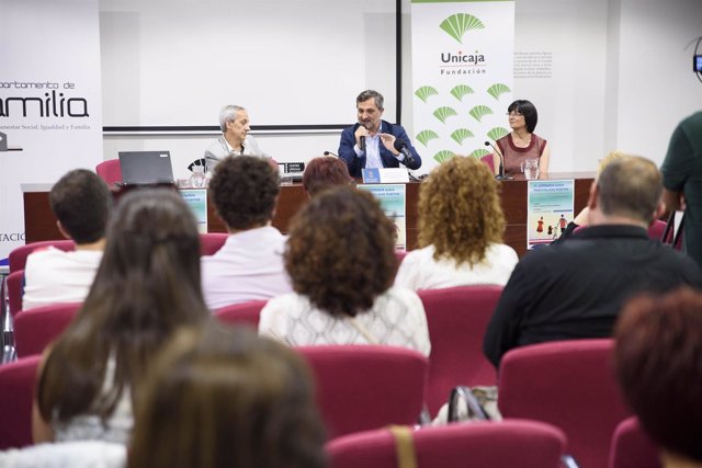 El diputado Ángel Escobar ha sido el encargado de clausurar la jornada.