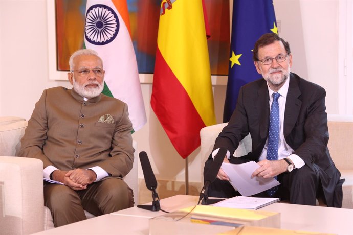 Rajoy recibe en La Moncloa al primer ministro de la República de la India