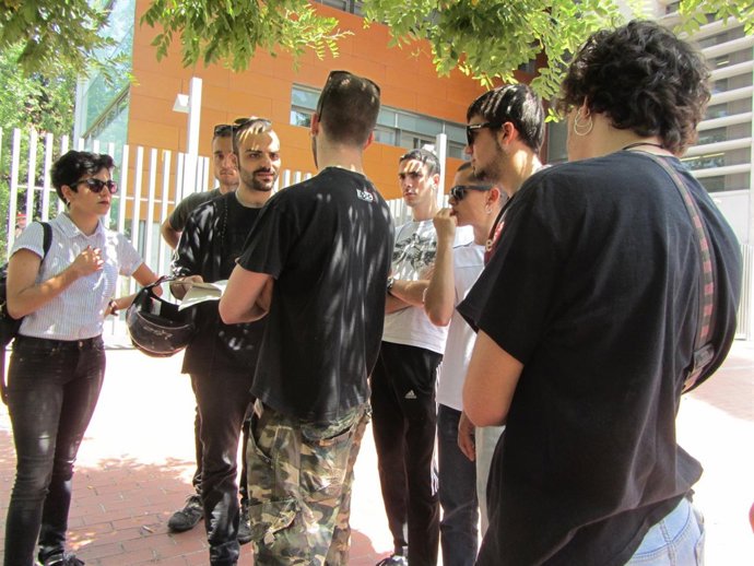 Miembros y simpatizantes del Sepc ante los juzgados de Cerdanyola