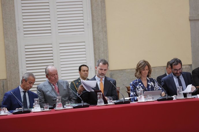 Felipe VI durante la reunión del Patronato de la Fundación Cotec