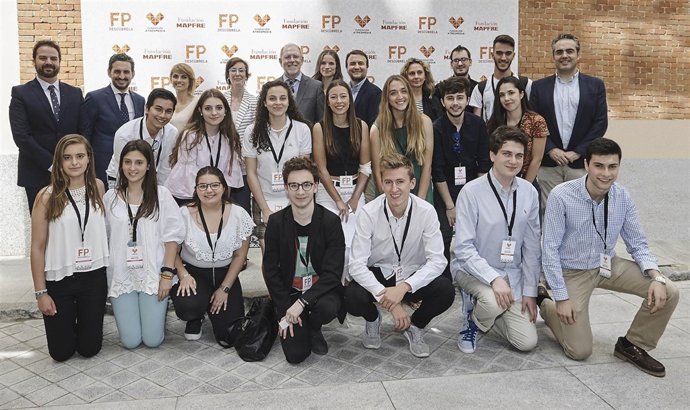 La Fundación Atresmedia y Fundación Mapfre reúnen a jóvenes para conocer su opin