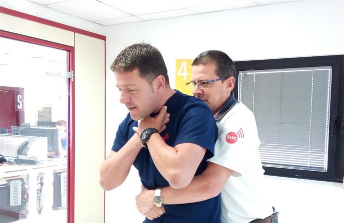 Maniobras básicas para resolver un atragantamiento