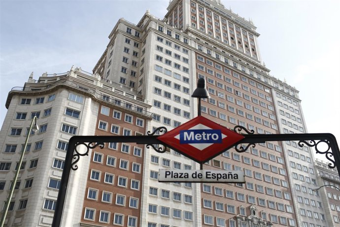 Edifici Espanya, Metro Plaza Espanya