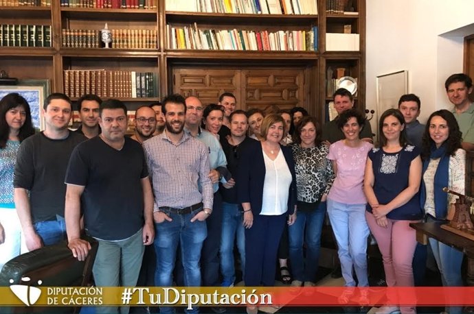 Cordero recibe a los 16 operadores TIC contratados para las mancomunidades