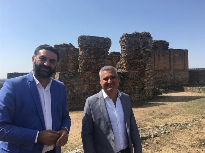 El consejero de Turismo y Deporte, Francisco Javier Fernández, visita Munigua