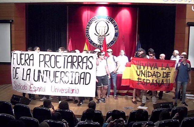 Acto con proetarras en la Universidad