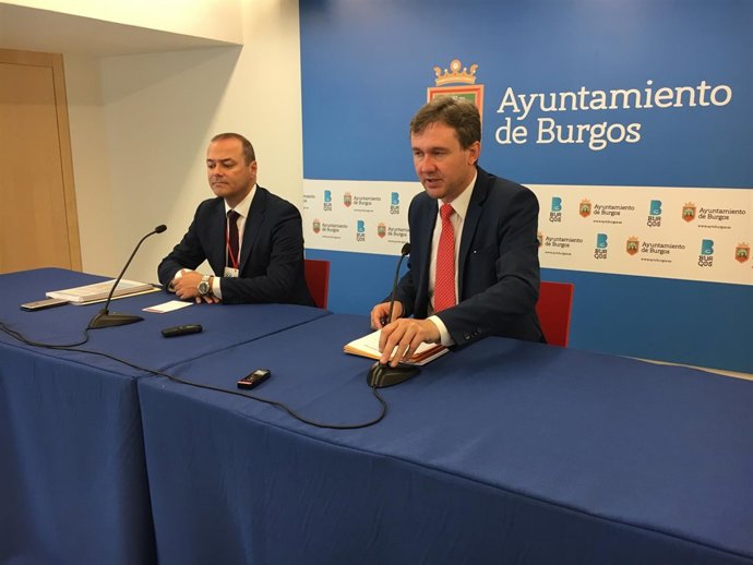 De izquierda a derecha, Augusto Hidalgo y Javier Lacalle