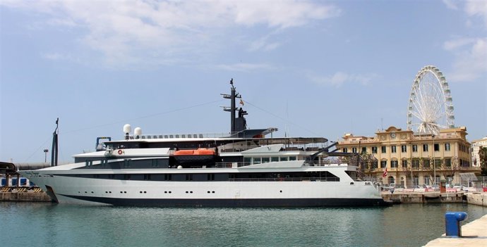 Escala del 'Variety Voyager' en el puerto de Málaga