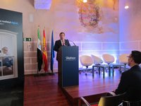 Vara destaca que la "revolución tecnológica" ha propiciado un "acceso absolutamente generalizado" en Extremadura