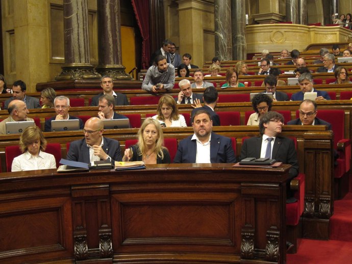  Jxsí En El Pleno Del Parlament                              