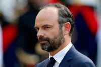 El primer ministro francés no ve "ninguna razón" para que Ferrand dimita