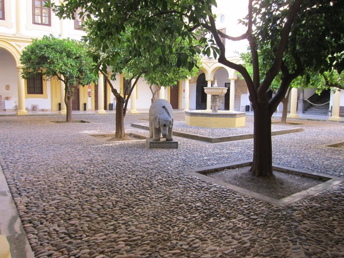 Patio principal del Palacio Episcopal de Córdoba