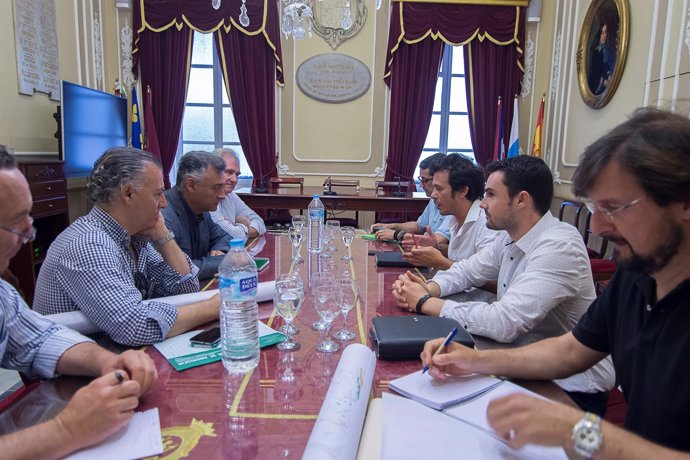 Reunión del delegado de Fomento y el Ayuntamiento de Cádiz