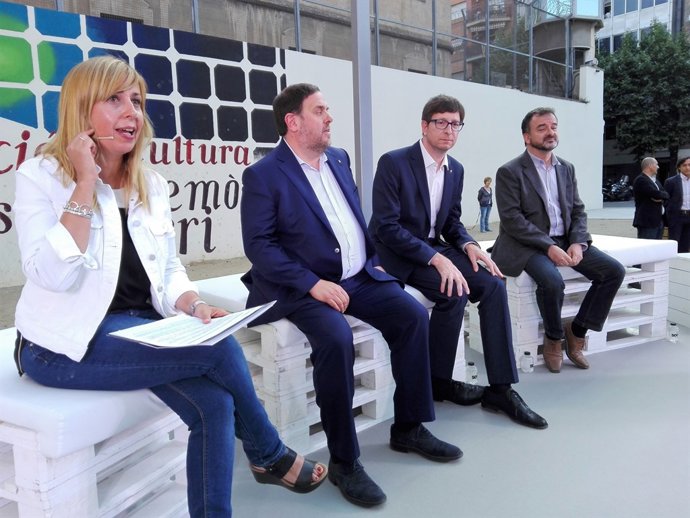 Oriol Junqueras, Carles Mundó, Alfred Bosch (ERC) i la periodista Xantal Llavina