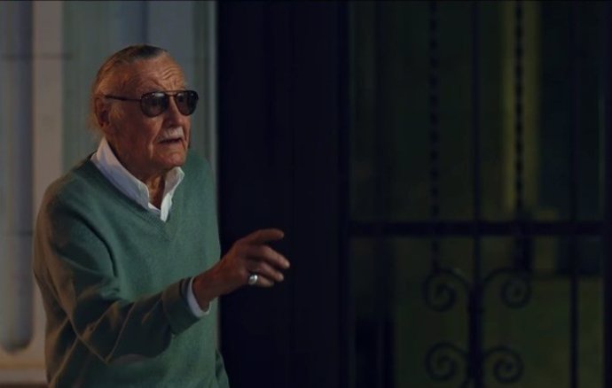 Stan Lee en su cameo en el spot de TV de Spiderman: Homecoming.