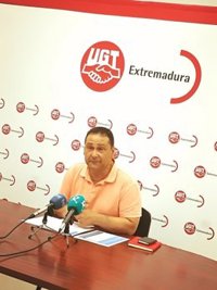 UGT Extremadura señala que la bajada de paro es estacional y que el empleo que se crea es de "mala calidad"