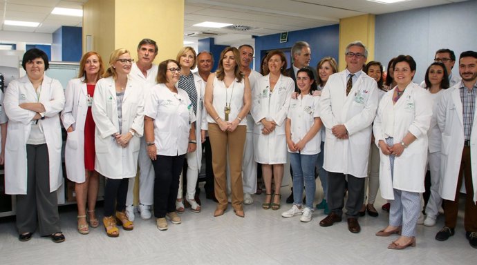 La presindenta de la Junta visita los nuevos laboratorios del Valme